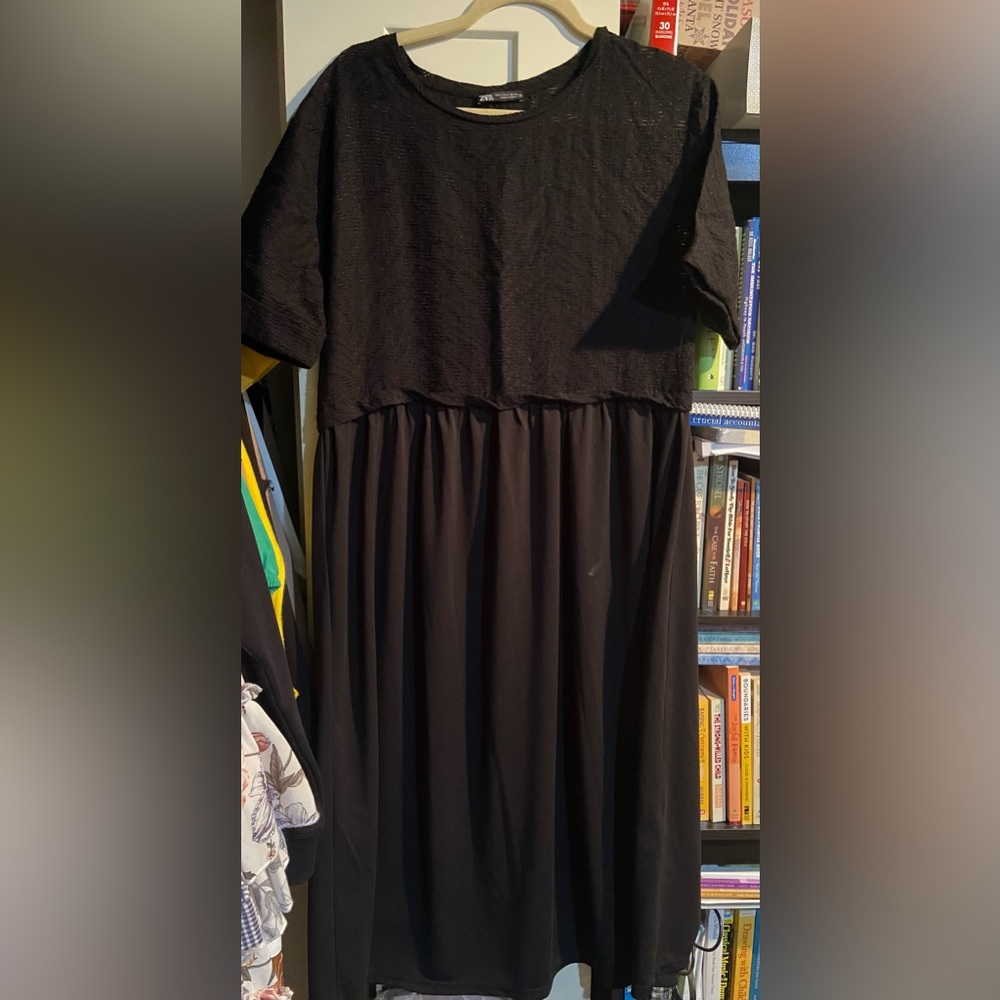 Black short sleeve dress